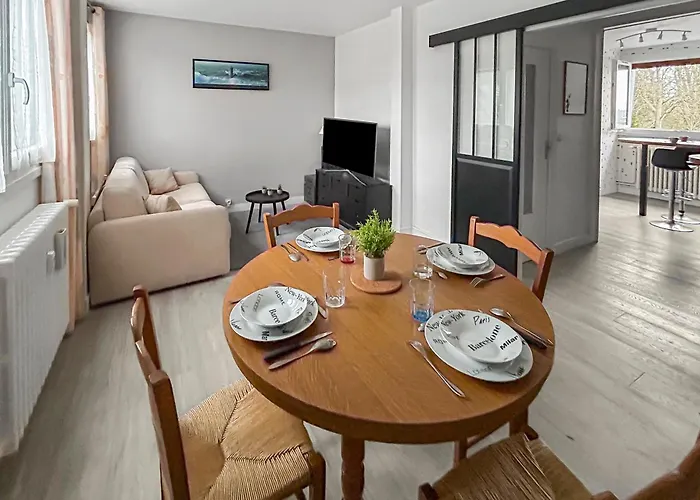 아파트 T2 Cuisine Equipee, Parking Prive, 4 Personnes 바이외