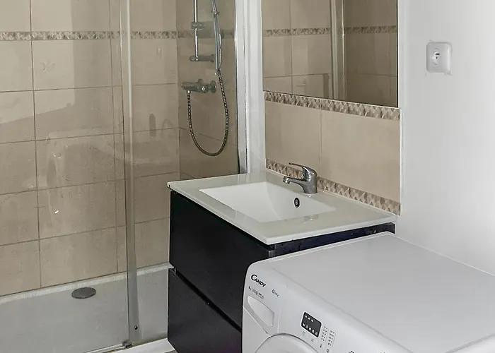 T2 Cuisine Equipee, Parking Prive, 4 Personnes * 바이외