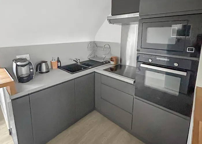 T2 Cuisine Equipee, Parking Prive, 4 Personnes 바이외