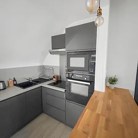 T2 Cuisine Equipee, Parking Prive, 4 Personnes Apartmán